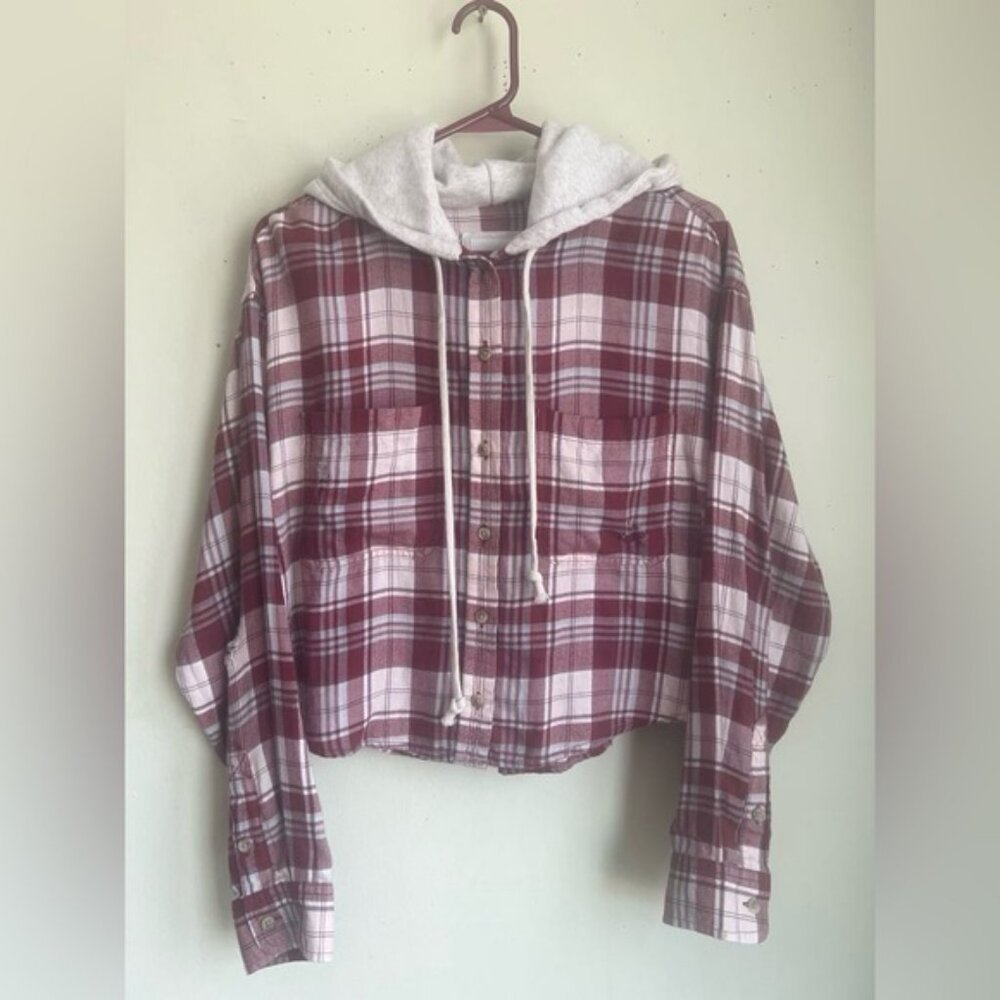 Medium AE Distressed Hooded Top